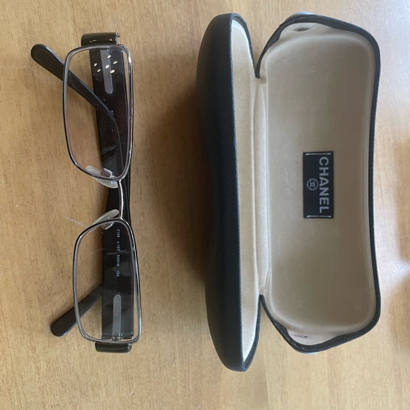 Chanel eyeglasses with case. AC7873225 - Picture 1 of 6